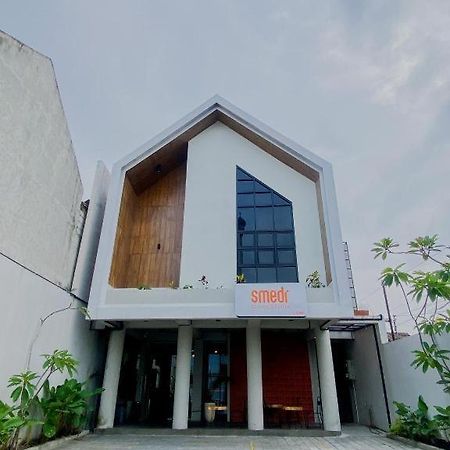 فندق Smedi Coliving يوغياكارتا المظهر الخارجي الصورة